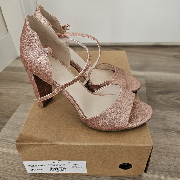 Brand new Le Chateau women high heels sandals size 6.5 - Picture 2 of 5